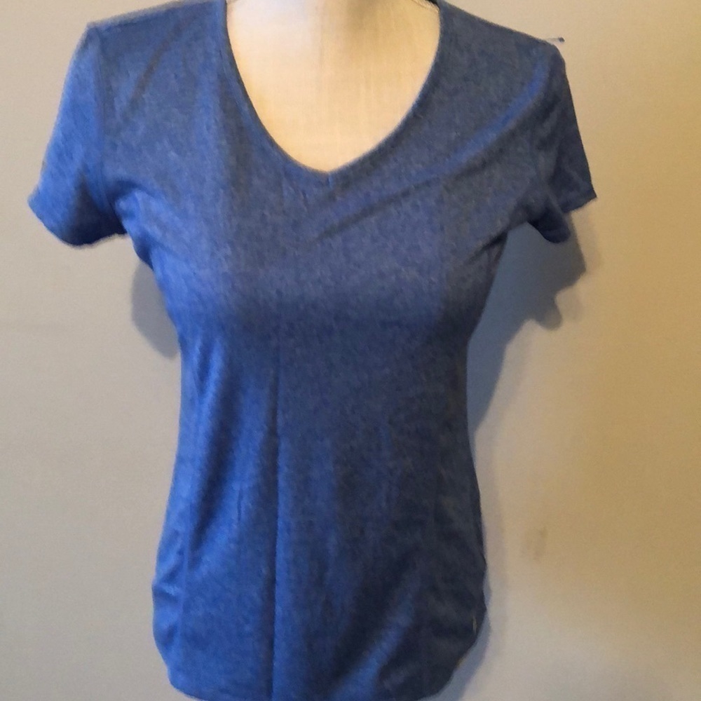 Danskin Now semi fitted top, blue. Size Sm